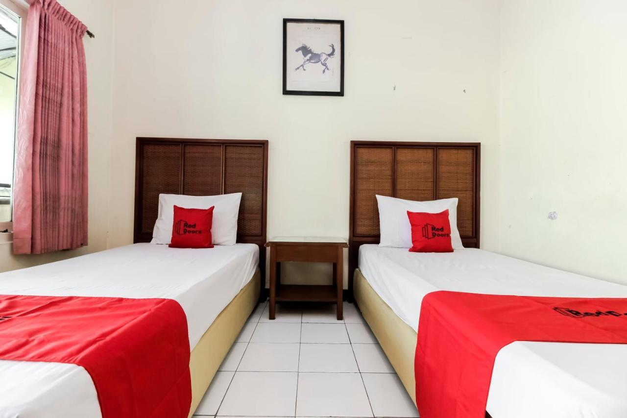 Reddoorz Plus Near Grage City Mall 치레본 외부 사진