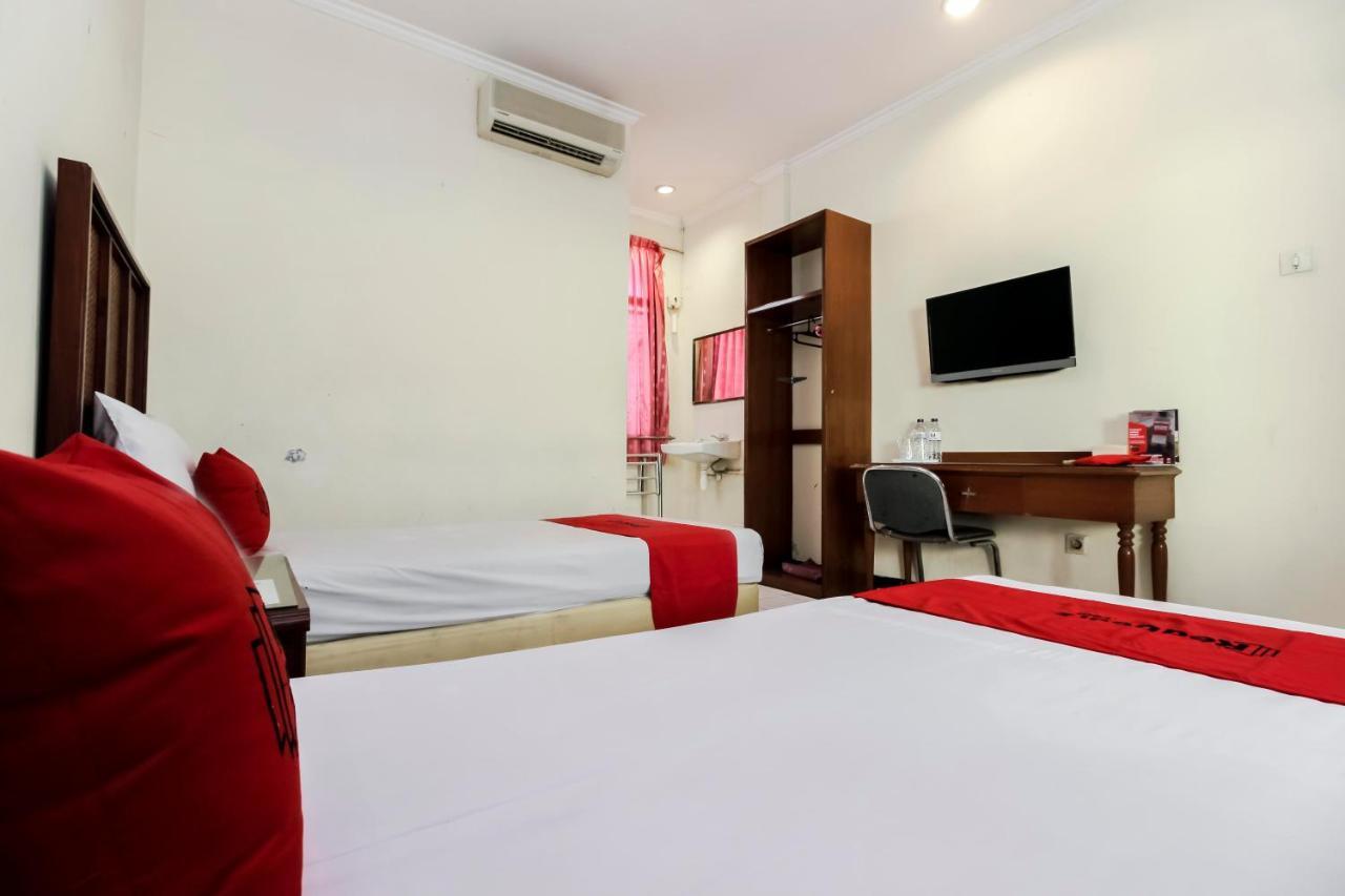 Reddoorz Plus Near Grage City Mall 치레본 외부 사진