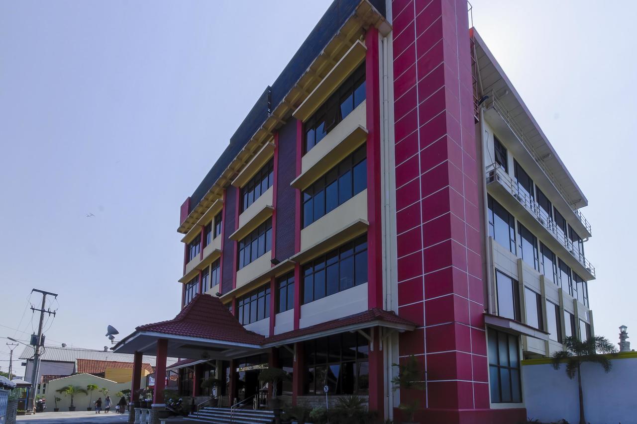 Reddoorz Plus Near Grage City Mall 치레본 외부 사진